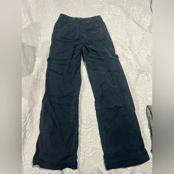 American Eagle Outfitters black cargo wide leg baggy super high rise pants 000 - Picture 2 of 6